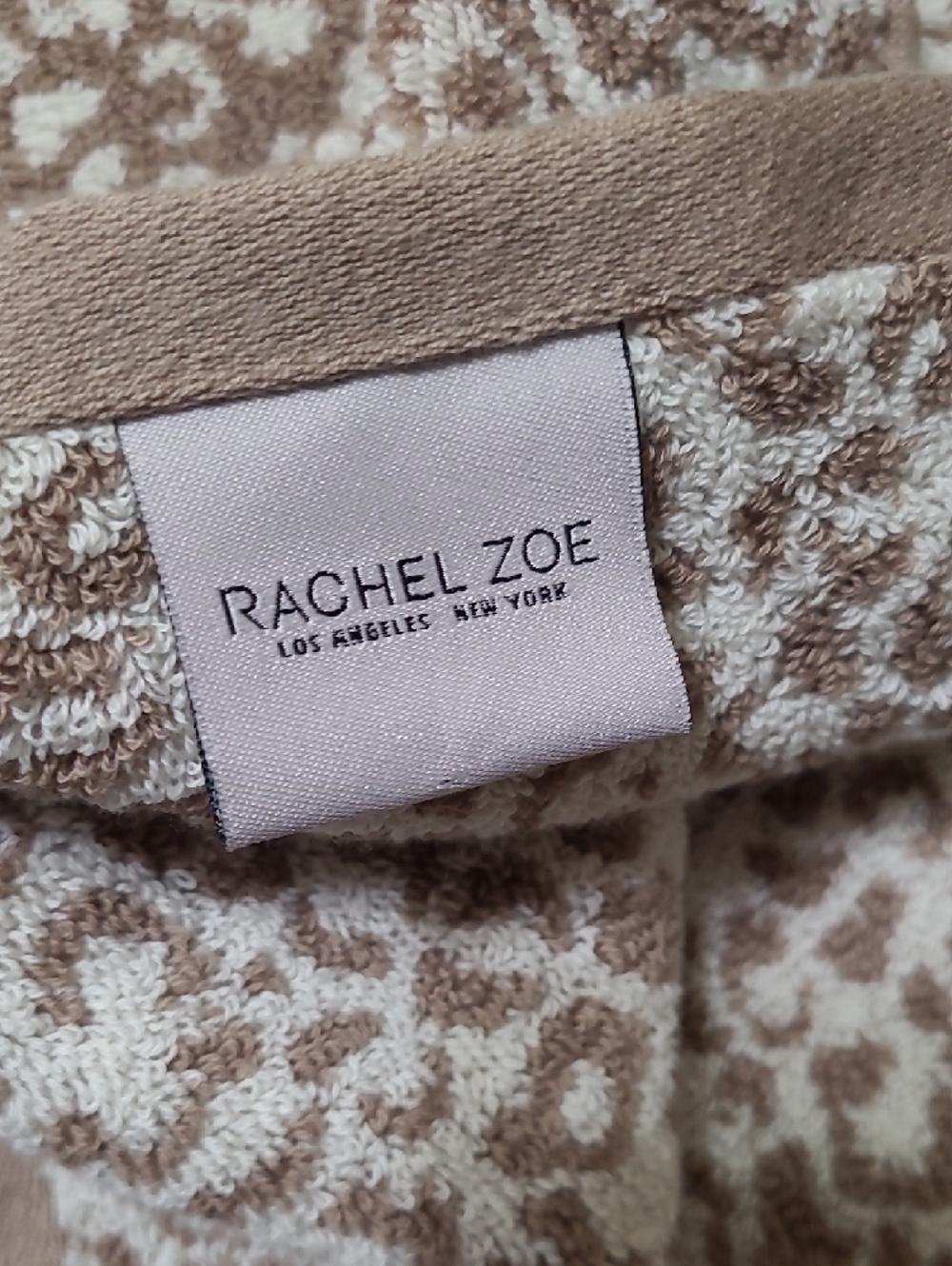 Rachel Zoe Cheetah Mink Coconut Bath Sheet Set - Picture 7 of 14